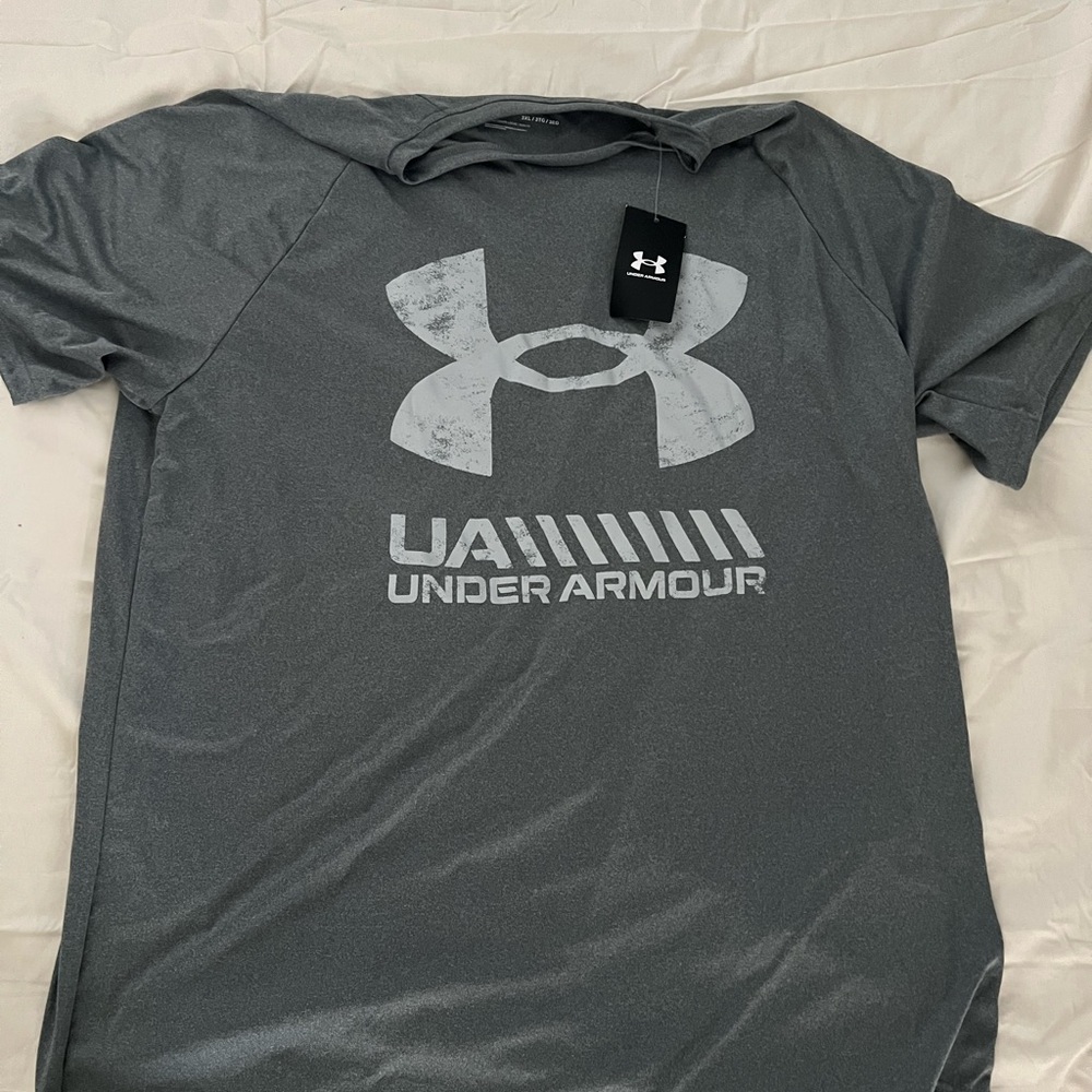 Under Armour Men's Charcoal Tee
